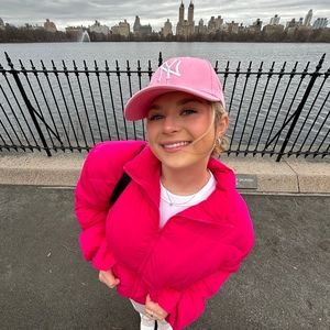 Meet your Posher, Carleigh